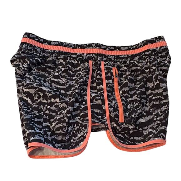 Fabletics Active Shorts - Medium - Zipper Pockets! - Black & white w/ Coral Pink - Picture 5 of 9